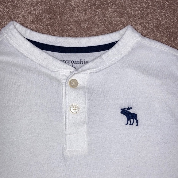 Abercrombie kids 11/12 cream Henley euc - Picture 2 of 5